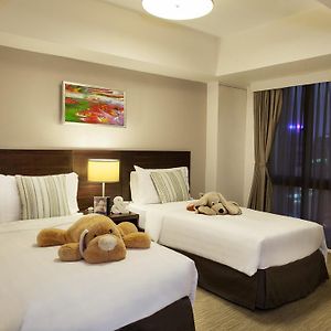 Deluxe Two-Bedroom Apartment